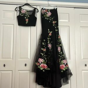 Sherri Hill 2 piece black lace embroidered formal, size 4